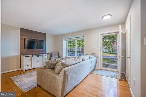 43245 Clearnight Ter, Ashburn, VA 20147 photo 3