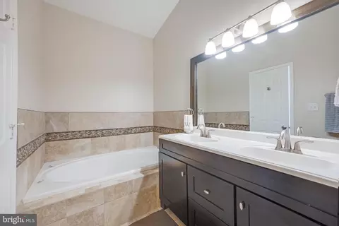 43245 Clearnight Ter, Ashburn, VA 20147 photo 28