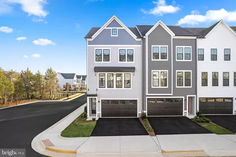42179 Berrier Farms Ter, Chantilly, VA 20152