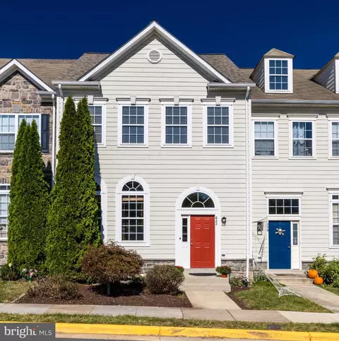 822 Linfield Ter NE, Leesburg, VA 20176
