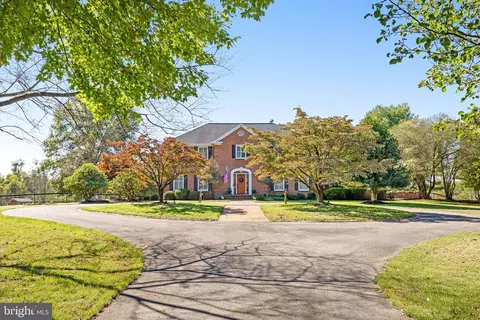 18914 Shelburne Glebe Rd, Leesburg, VA 20175