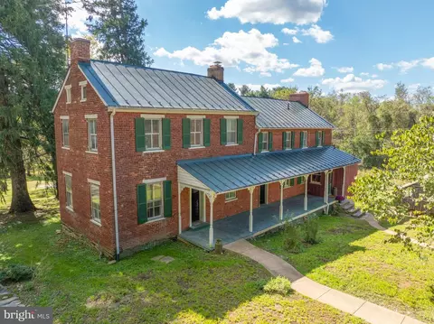 40055 Featherbed Ln, Lovettsville, VA 20180