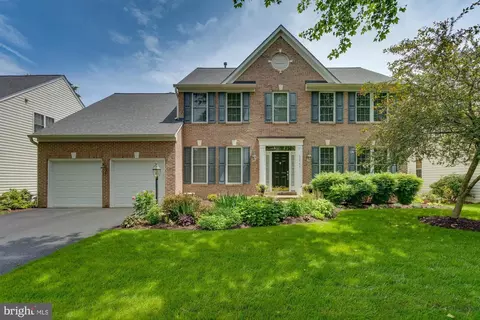 43743 Mink Meadows St, Chantilly, VA 20152