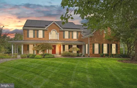 25417 Lemon Tree Pl, Chantilly, VA 20152
