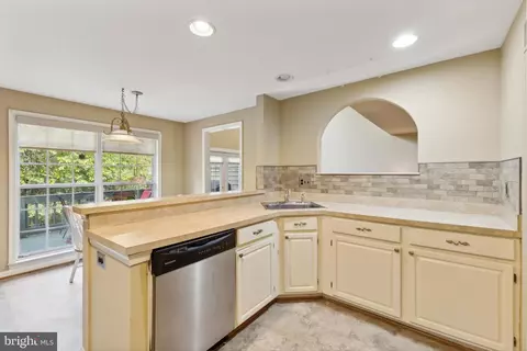 Kitchen - 21111 Crocus Ter, Ashburn, VA 20147 photo 2 of 2