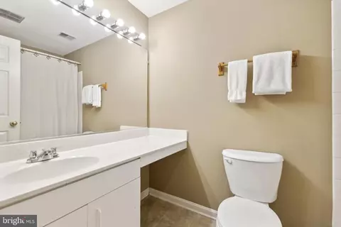 Bath - 21111 Crocus Ter, Ashburn, VA 20147 photo 4 of 4