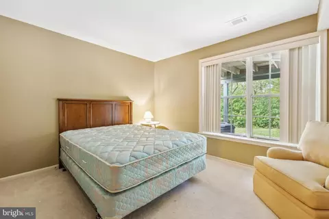 Bedroom - 21111 Crocus Ter, Ashburn, VA 20147 photo 4 of 5
