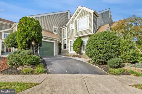 21111 Crocus Ter, Ashburn, VA 20147