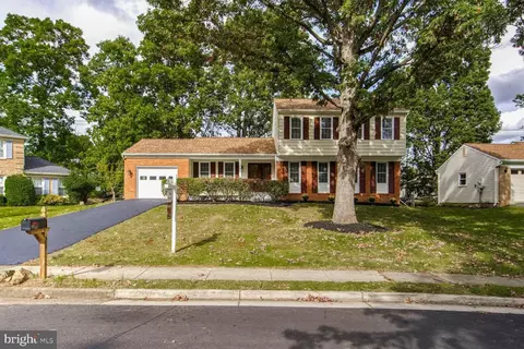 25 Butternut Way, Sterling, VA 20164