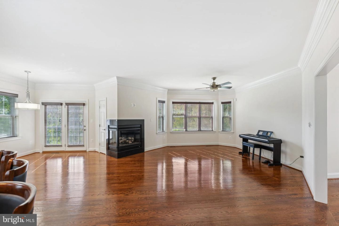 42385 Guildhall Dr, Ashburn, VA 20148 photo 12