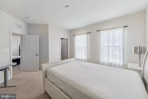 42385 Guildhall Dr, Ashburn, VA 20148 photo 19
