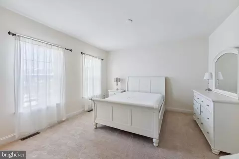 42385 Guildhall Dr, Ashburn, VA 20148 photo 18