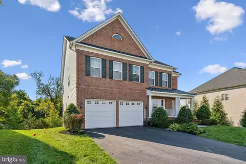 42385 Guildhall Dr, Ashburn, VA 20148 photo 2