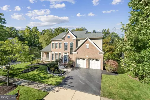 26135 Glasgow Dr, Chantilly, VA 20152