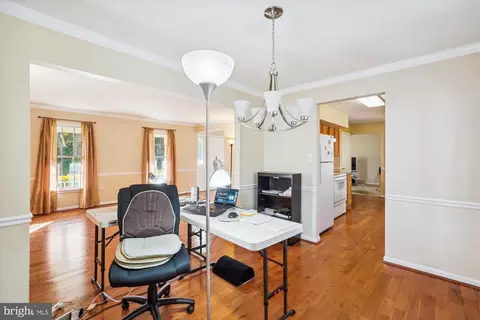 2 Barnswallow Ct, Sterling, VA 20164 photo 8