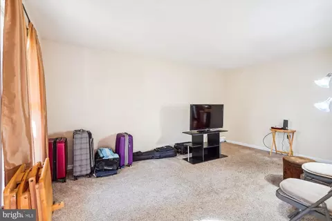 2 Barnswallow Ct, Sterling, VA 20164 photo 9