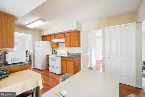2 Barnswallow Ct, Sterling, VA 20164 photo 10