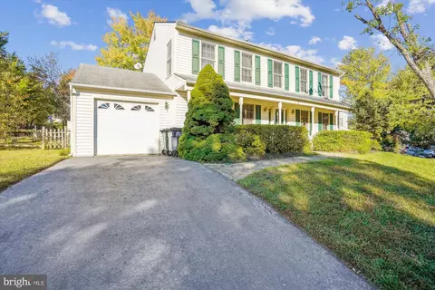 2 Barnswallow Ct, Sterling, VA 20164 photo 2