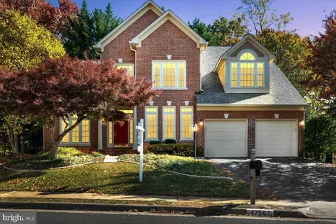 47567 Coldspring Pl, Sterling, VA 20165