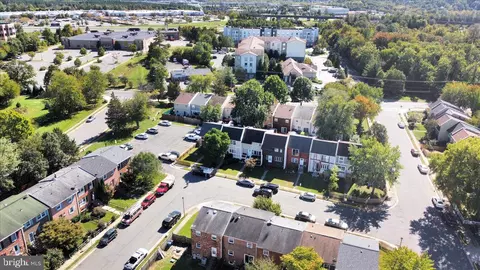 255 Meadows Ln NE, Leesburg, VA 20176