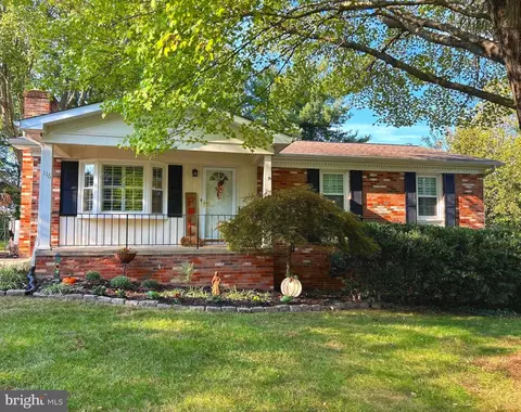 116 Maryanne Ave SW, Leesburg, VA 20175