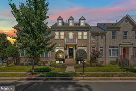 43586 Canal Ford Ter, Leesburg, VA 20176