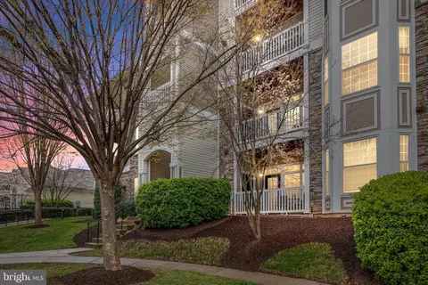 514 Sunset View Ter SE #101, Leesburg, VA 20175