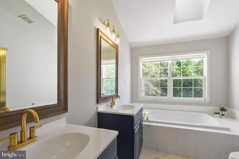 20045 Valhalla Sq, Ashburn, VA 20147 photo 21