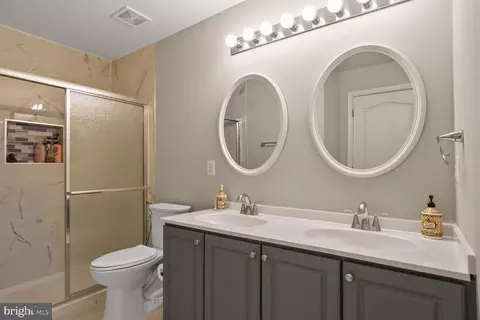 20045 Valhalla Sq, Ashburn, VA 20147 photo 23