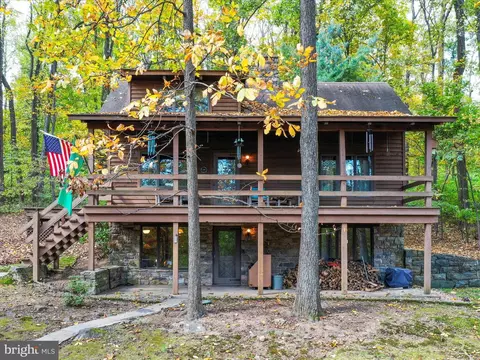 17063 Raven Rocks Rd, Bluemont, VA 20135