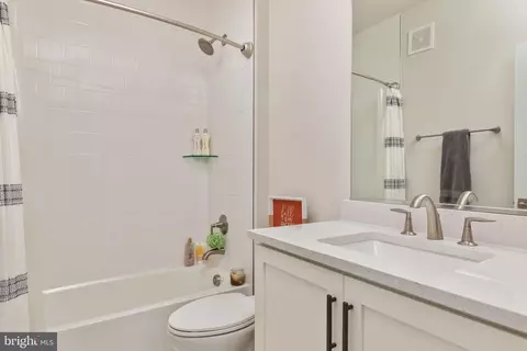 Bath - 43554 Centergate Dr, Ashburn, VA 20148 photo 1 of 2