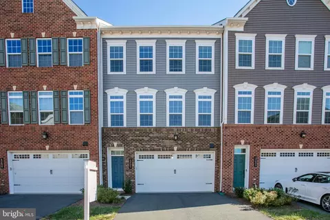 42697 Burbank Ter, Sterling, VA 20166