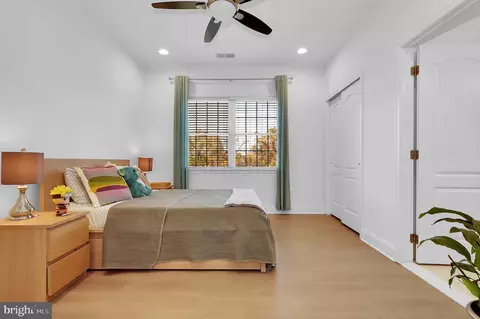 Bedroom - 43321 Barnstead Dr, Ashburn, VA 20148 photo 5 of 12