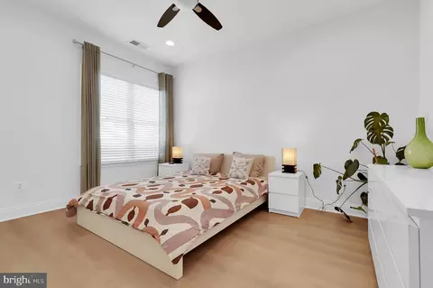 Bedroom - 43321 Barnstead Dr, Ashburn, VA 20148 photo 9 of 12