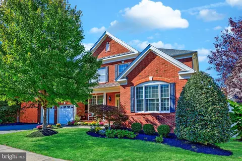 Exterior - 43321 Barnstead Dr, Ashburn, VA 20148 photo 2 of 28