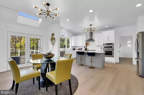 Dining - 43321 Barnstead Dr, Ashburn, VA 20148 photo 5 of 5