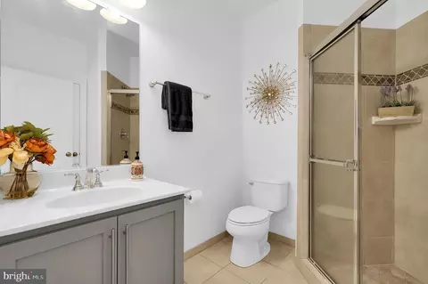 Bath - 43321 Barnstead Dr, Ashburn, VA 20148 photo 1 of 5