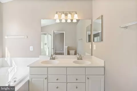 Bath - 20399 Volley Ter, Ashburn, VA 20147 photo 1 of 2