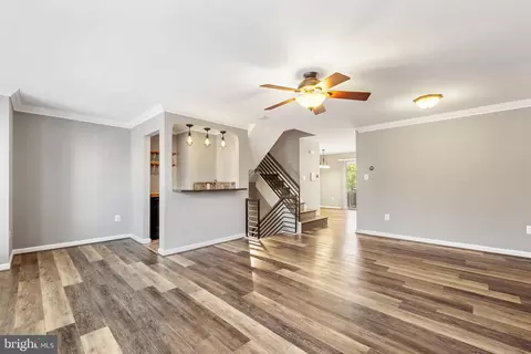 Living - 20399 Volley Ter, Ashburn, VA 20147 photo 6 of 8