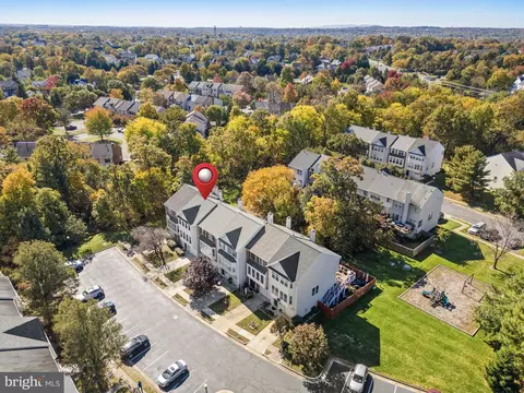 View/Area - 20399 Volley Ter, Ashburn, VA 20147 photo 2 of 6
