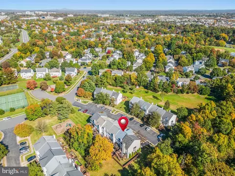 View/Area - 20399 Volley Ter, Ashburn, VA 20147 photo 3 of 6