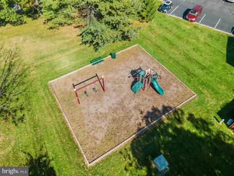 View/Area - 20399 Volley Ter, Ashburn, VA 20147 photo 4 of 6