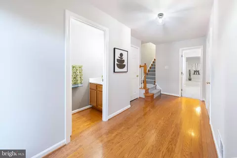 44110 Paget Ter, Ashburn, VA 20147 photo 3