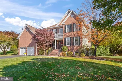 706 Galloway Dr SE, Leesburg, VA 20175