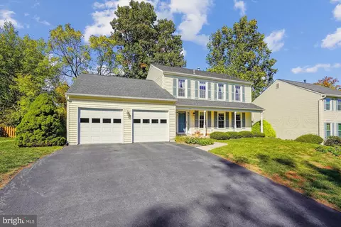317 Cardinal Glen Cir, Sterling, VA 20164