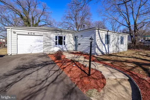 404 W Holly Ave W, Sterling, VA 20164