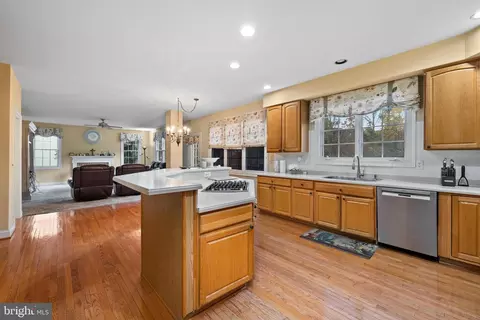 Kitchen - 47341 Middle Bluff Pl, Sterling, VA 20165 photo 1 of 5