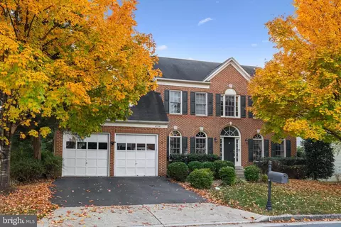 47341 Middle Bluff Pl, Sterling, VA 20165