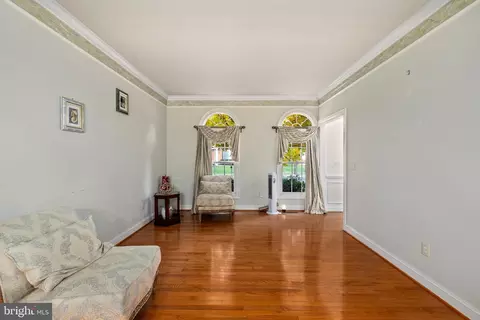 Living - 47341 Middle Bluff Pl, Sterling, VA 20165 photo 1 of 3