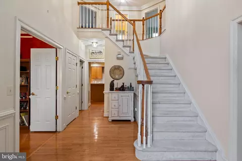 Entry Way - 47341 Middle Bluff Pl, Sterling, VA 20165 photo 3 of 8